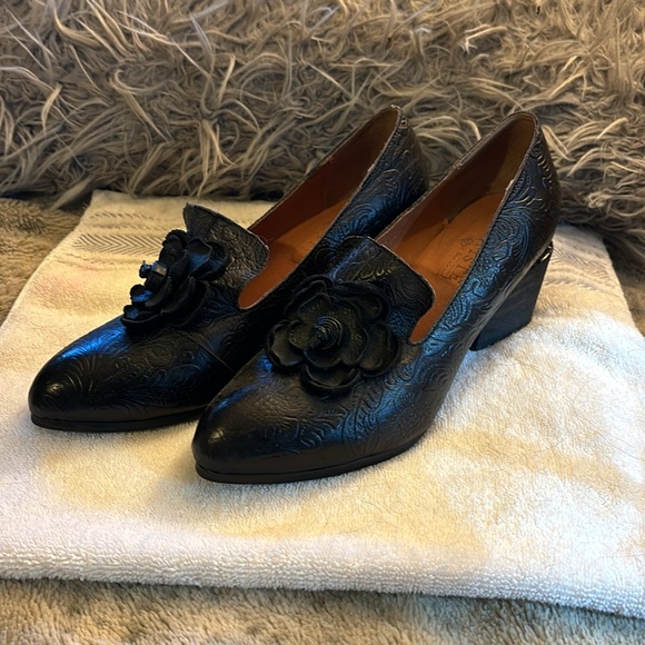 NWOB black leather Spring Step Artiste size 40 Heels - Picture 2 of 7